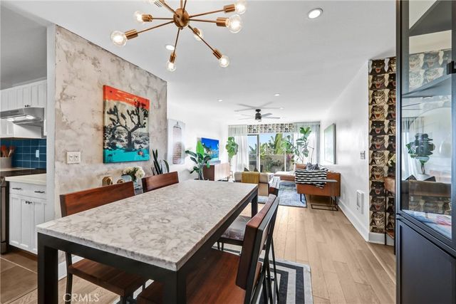 8400 De Longpre 212, West Hollywood, CA 90069