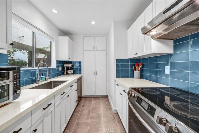8400 De Longpre 212, West Hollywood, CA 90069