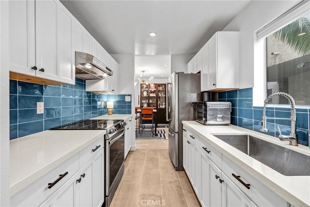 8400 De Longpre 212, West Hollywood, CA 90069