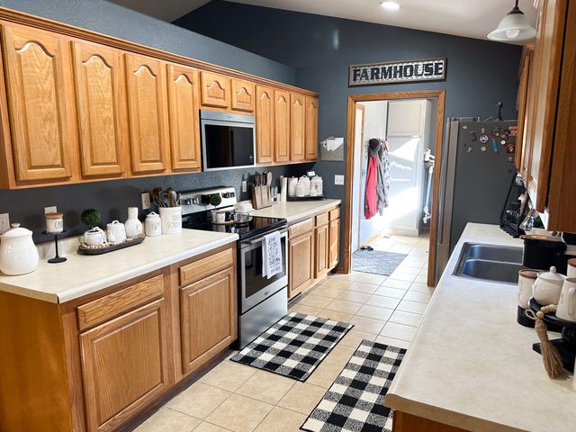 1354 County Road 1180, West Plains, MO 65775