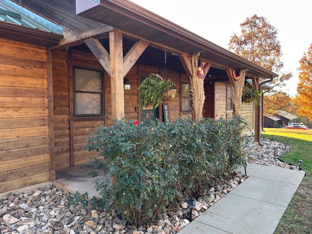 1354 County Road 1180, West Plains, MO 65775