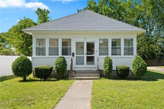 30 Alabama Avenue, Warwick, RI 02888