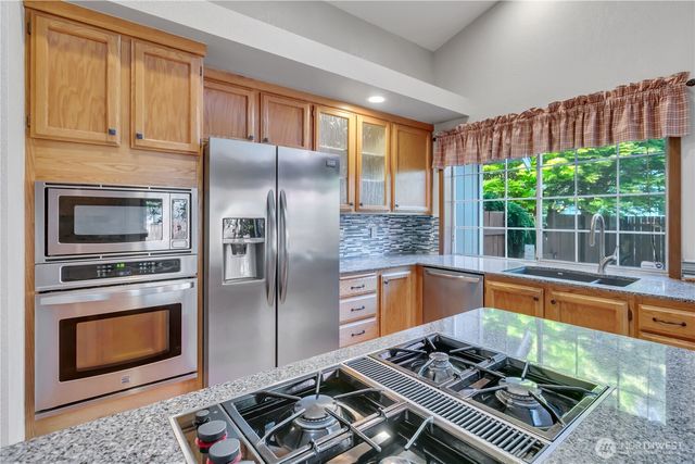 9216 78th Street SW, Tacoma, WA 98498