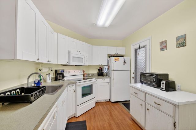 4 N Greenway Vlg Village N 206, Royal Palm Beach, FL 33411