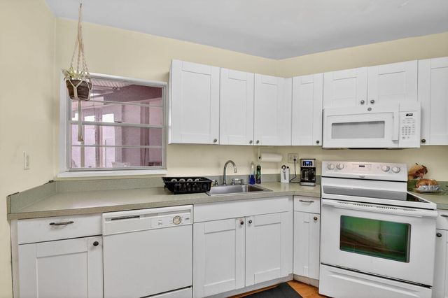 4 N Greenway Vlg Village N 206, Royal Palm Beach, FL 33411