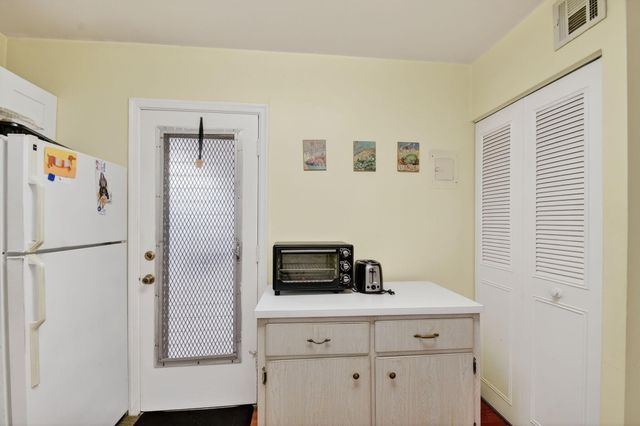 4 N Greenway Vlg Village N 206, Royal Palm Beach, FL 33411