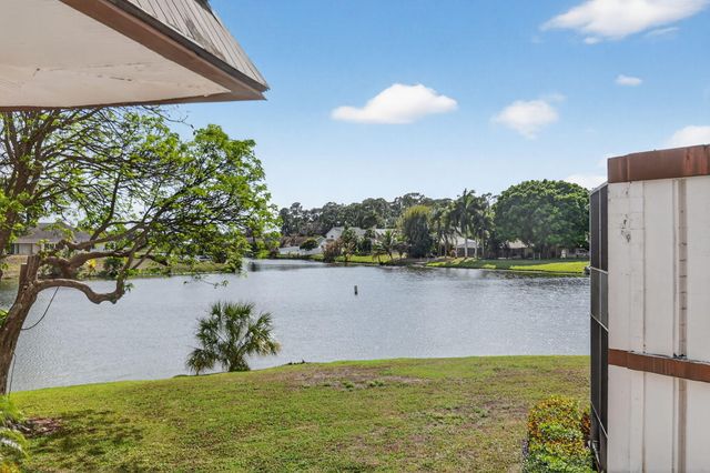 4 N Greenway Vlg Village N 206, Royal Palm Beach, FL 33411