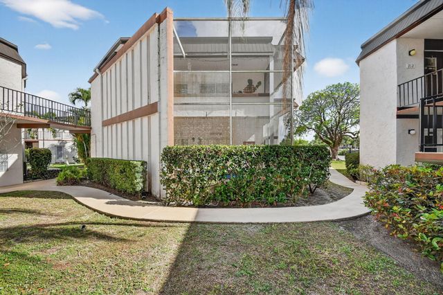 4 N Greenway Vlg Village N 206, Royal Palm Beach, FL 33411
