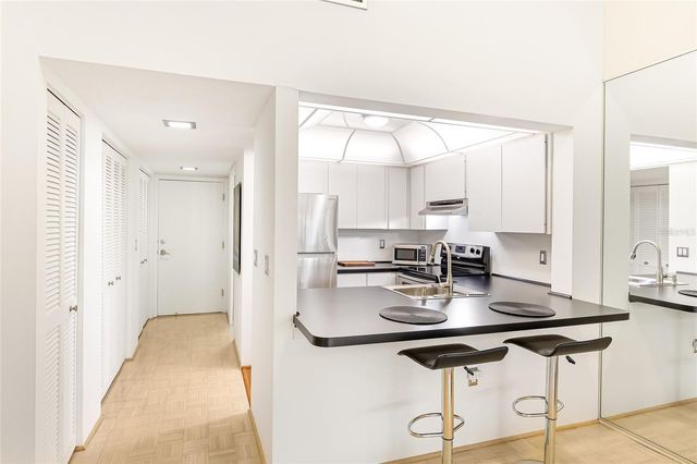 6016 OAK CREEK LANE 1933, Bradenton, FL 34210