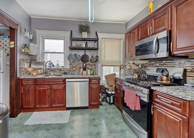 26 Oakland St 2, Cambridge, MA 02139