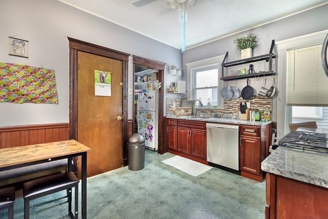 26 Oakland St 2, Cambridge, MA 02139