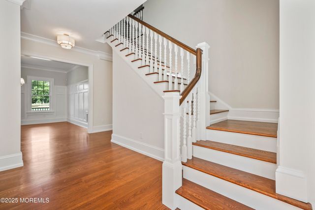 4 Club Way, Rumson, NJ 07760