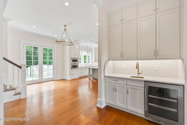 4 Club Way, Rumson, NJ 07760