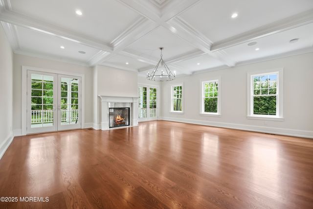 4 Club Way, Rumson, NJ 07760