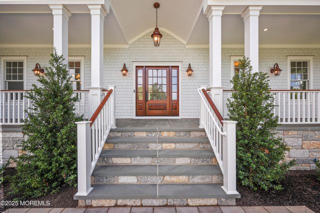 4 Club Way, Rumson, NJ 07760