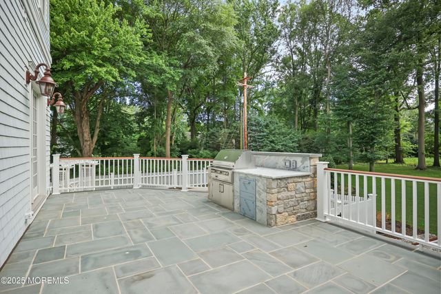 4 Club Way, Rumson, NJ 07760