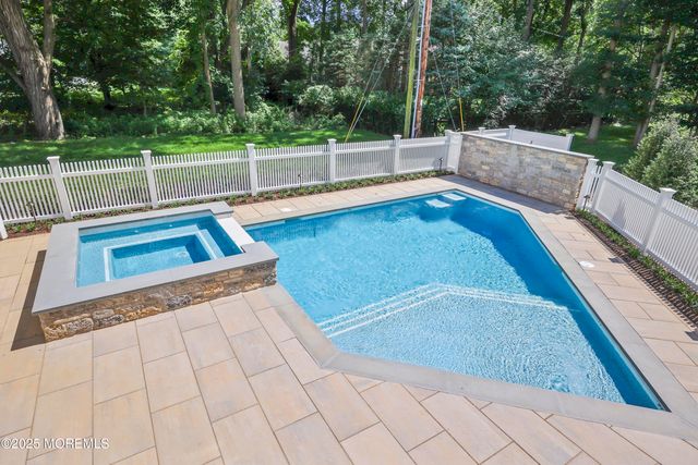 4 Club Way, Rumson, NJ 07760