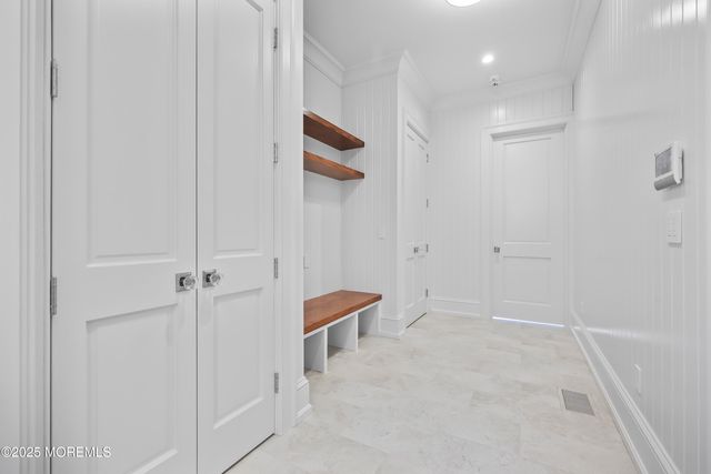 4 Club Way, Rumson, NJ 07760