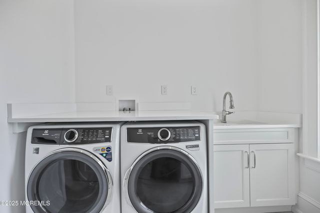 4 Club Way, Rumson, NJ 07760