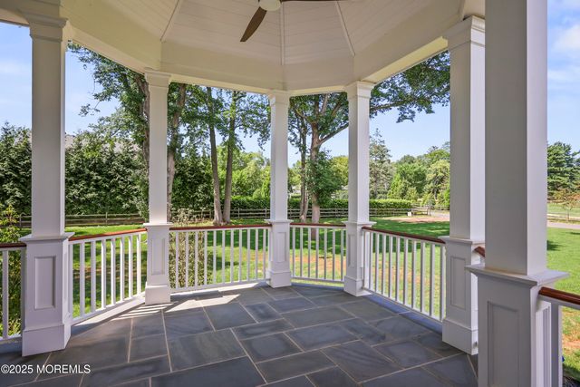 4 Club Way, Rumson, NJ 07760