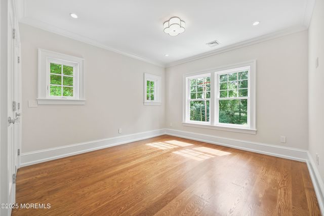 4 Club Way, Rumson, NJ 07760