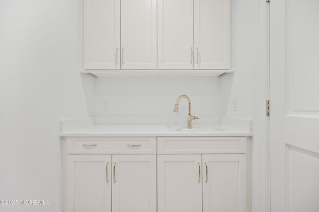 4 Club Way, Rumson, NJ 07760