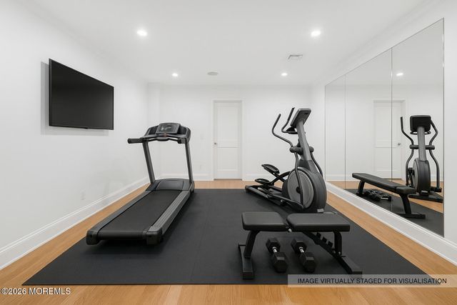 4 Club Way, Rumson, NJ 07760