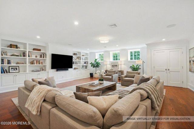 4 Club Way, Rumson, NJ 07760