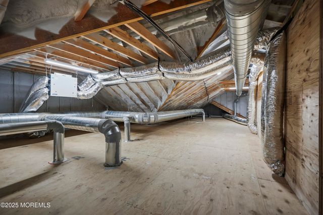 4 Club Way, Rumson, NJ 07760