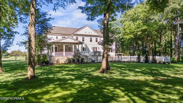 4 Club Way, Rumson, NJ 07760