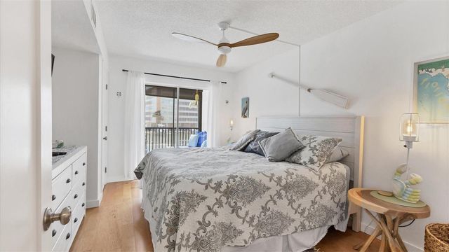 9200 MIDNIGHT PASS ROAD 24, Sarasota, FL 34242
