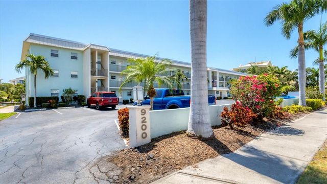 9200 MIDNIGHT PASS ROAD 24, Sarasota, FL 34242