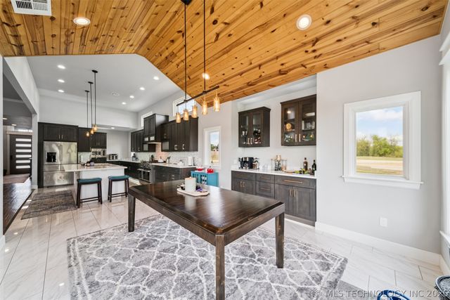 17243 S 21st East Avenue, Mounds, OK 74047