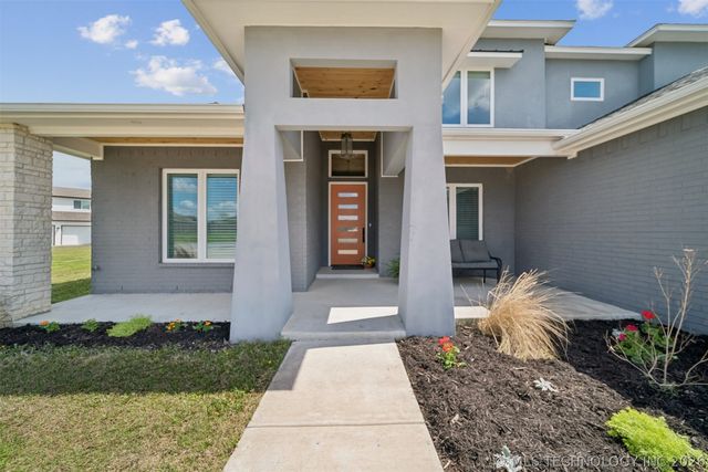 17243 S 21st East Avenue, Mounds, OK 74047