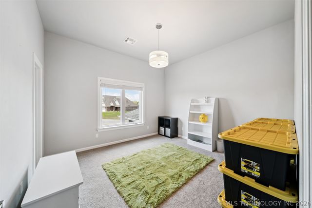 17243 S 21st East Avenue, Mounds, OK 74047