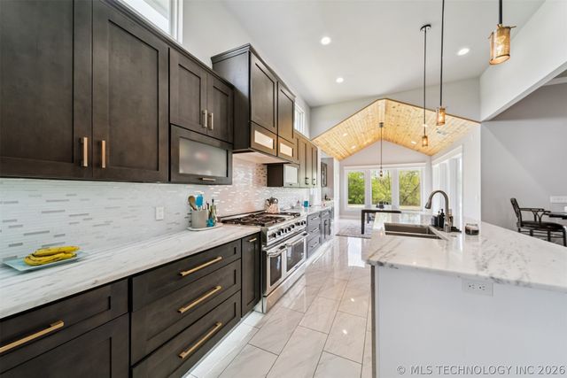 17243 S 21st East Avenue, Mounds, OK 74047