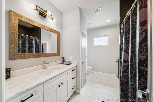 17243 S 21st East Avenue, Mounds, OK 74047