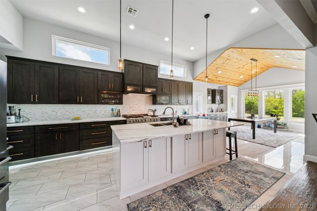 17243 S 21st East Avenue, Mounds, OK 74047