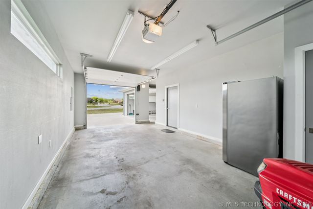 17243 S 21st East Avenue, Mounds, OK 74047