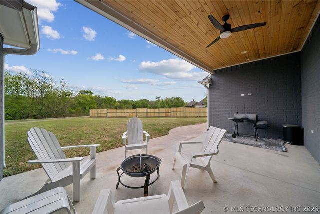 17243 S 21st East Avenue, Mounds, OK 74047
