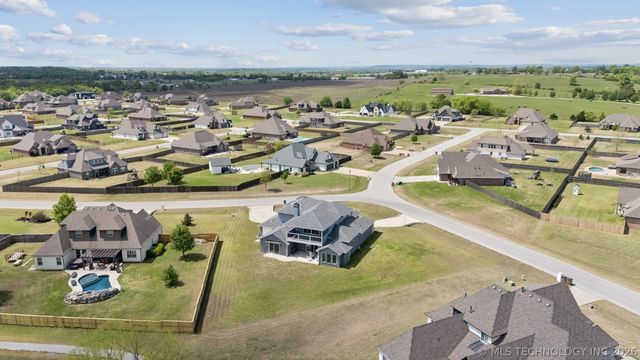 17243 S 21st East Avenue, Mounds, OK 74047