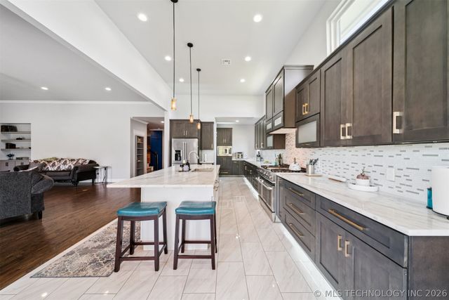 17243 S 21st East Avenue, Mounds, OK 74047