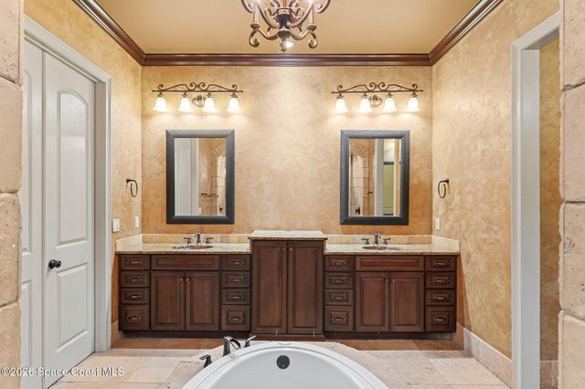 5137 Royal Paddock Way, Merritt Island, FL 32953