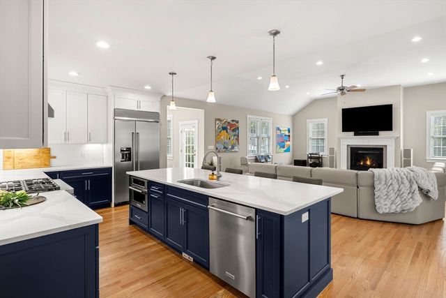 275 S Main St, Andover, MA 01810