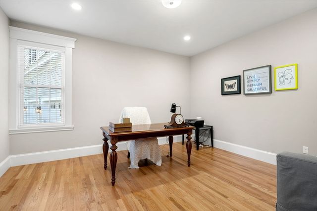 275 S Main St, Andover, MA 01810