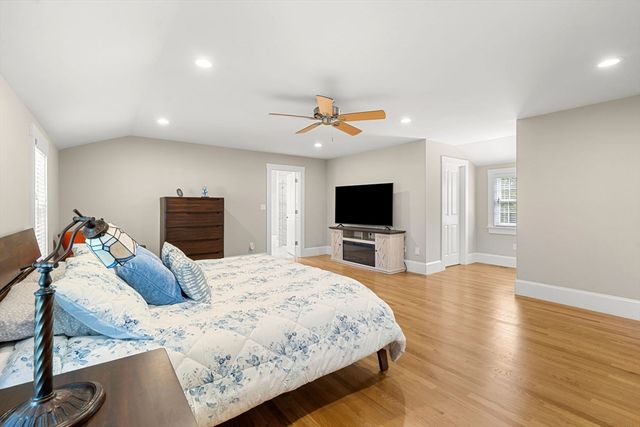 275 S Main St, Andover, MA 01810