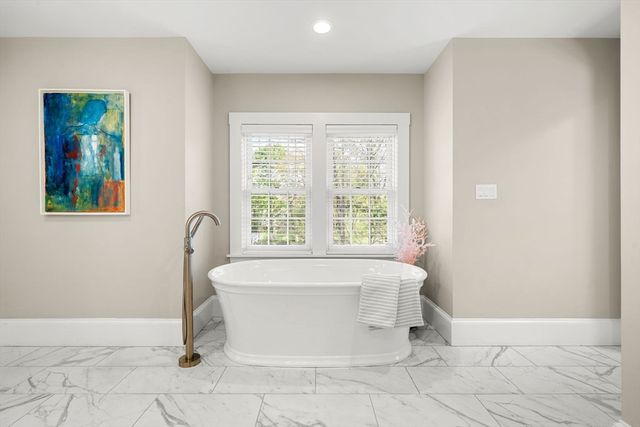 275 S Main St, Andover, MA 01810