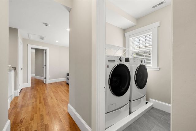 275 S Main St, Andover, MA 01810