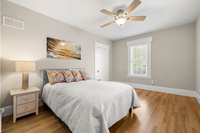 275 S Main St, Andover, MA 01810