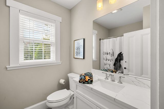 275 S Main St, Andover, MA 01810